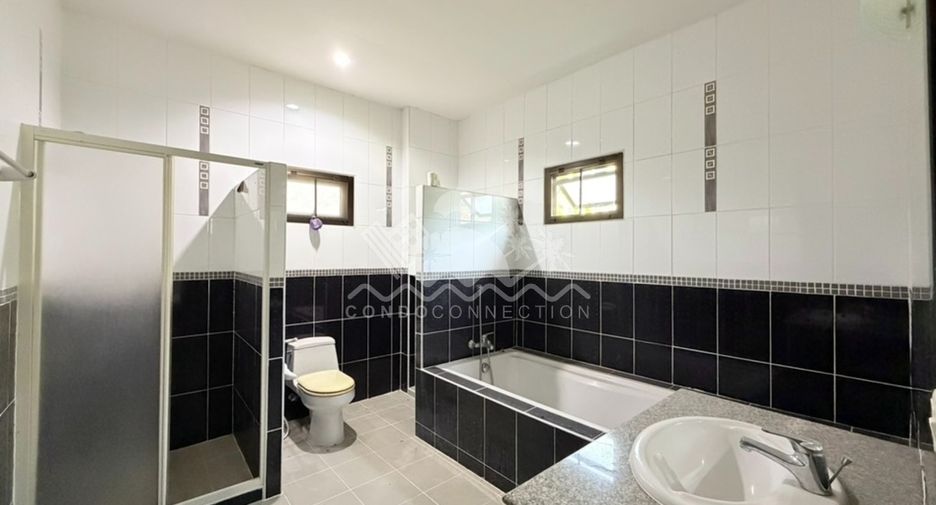 For sale 3 bedrooms house in East Pattaya, Pattaya