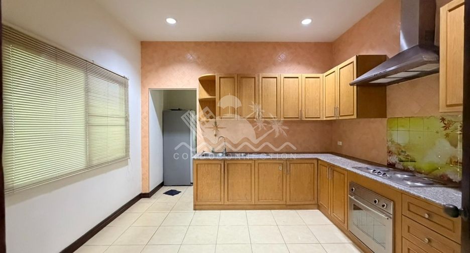 For sale 3 bedrooms house in East Pattaya, Pattaya