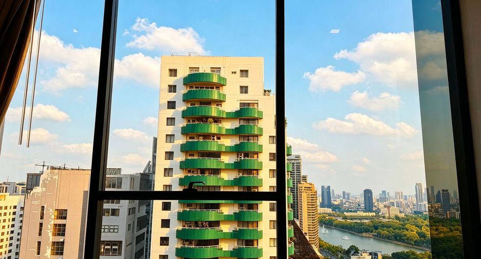 À louer 3 chambres condo à Khlong Toei, Bangkok