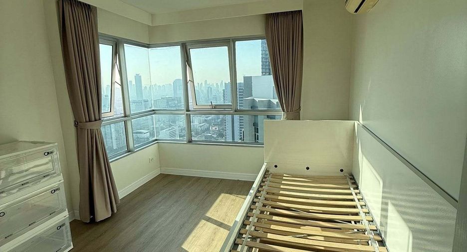 Condo en venta y en alquiler de 2 habitaciones en Huai Khwang, Bangkok