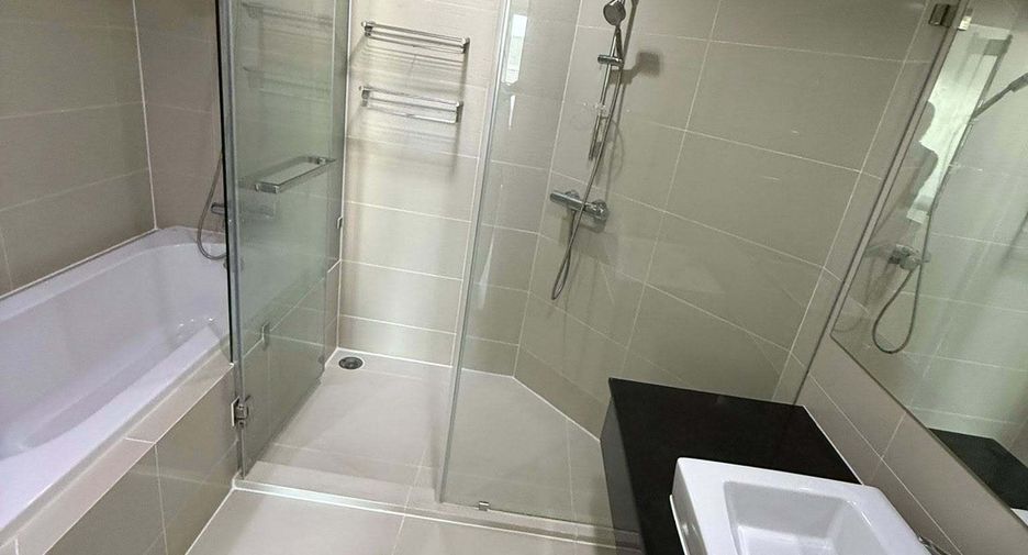 Condo en venta y en alquiler de 2 habitaciones en Huai Khwang, Bangkok