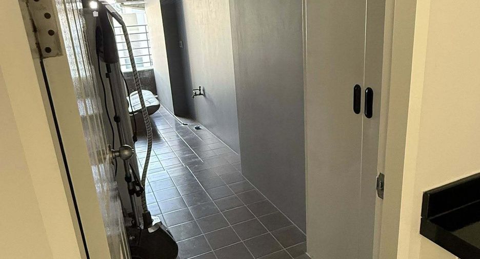 Condo en venta y en alquiler de 2 habitaciones en Huai Khwang, Bangkok