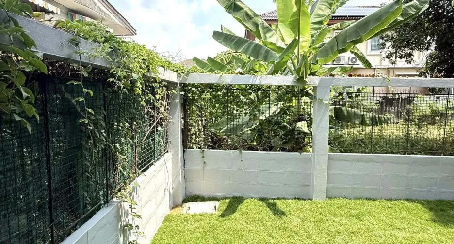 For rent 3 bedrooms house in Lak Si, Bangkok