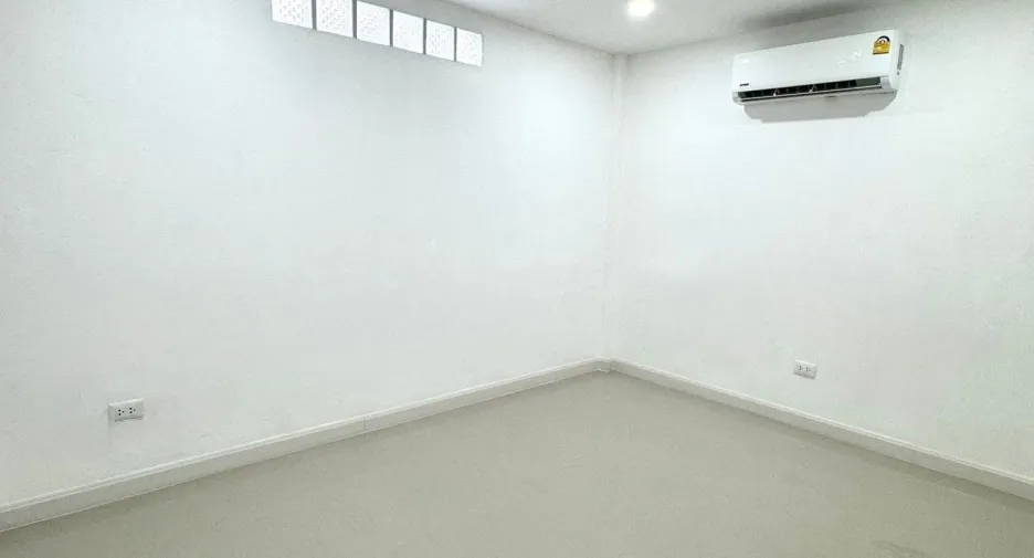 Reihenhaus zur Miete mit 2 Zimmer in Suan Luang, Bangkok