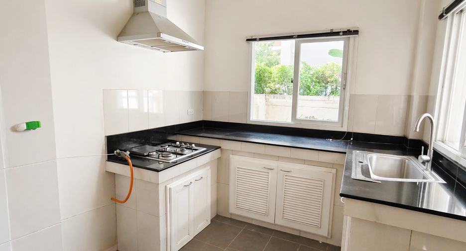 For sale and for rent 3 bedrooms house in Phasi Charoen, Bangkok