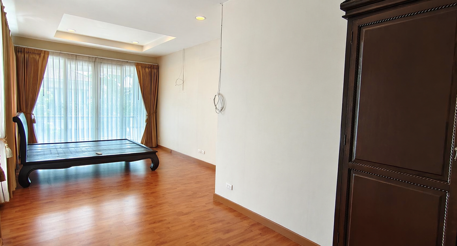 For sale and for rent 3 bedrooms house in Phasi Charoen, Bangkok