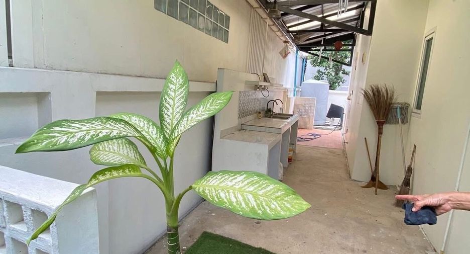 Casa en alquiler de 3 habitaciones en Don Mueang, Bangkok