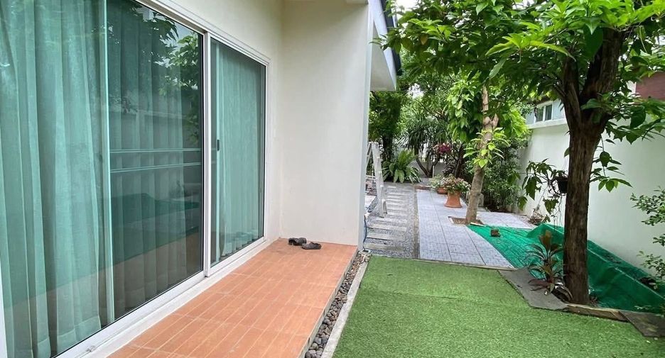 Casa en alquiler de 3 habitaciones en Don Mueang, Bangkok