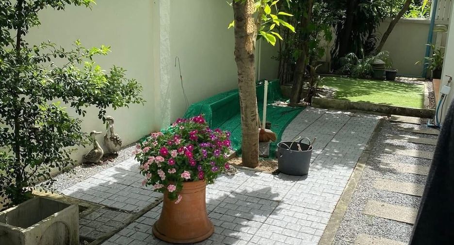 Casa en alquiler de 3 habitaciones en Don Mueang, Bangkok