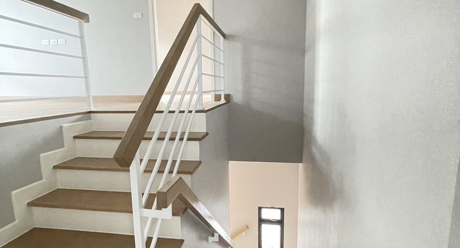 Casa adosada en alquiler de 4 habitaciones en Don Mueang, Bangkok