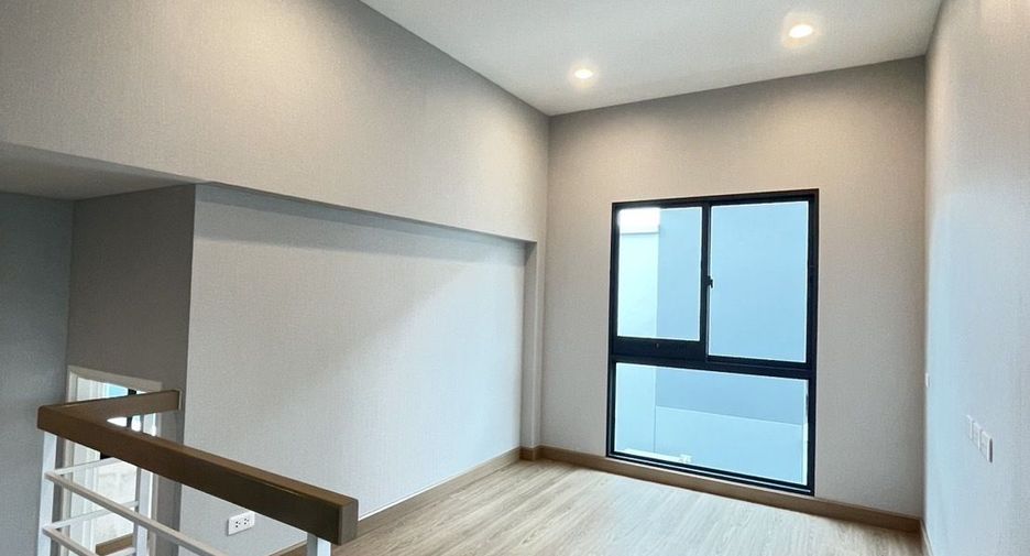 Casa adosada en alquiler de 4 habitaciones en Don Mueang, Bangkok