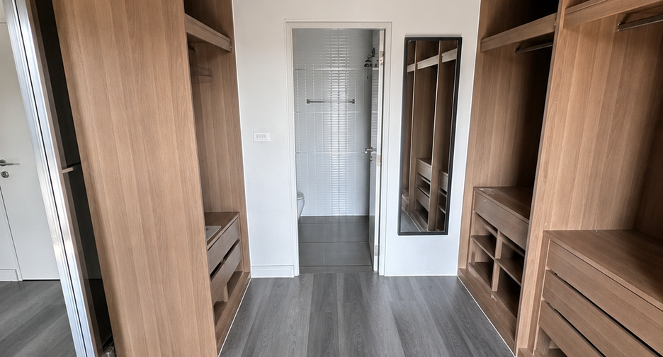 For sale 4 bedrooms house in Bangkok Noi, Bangkok