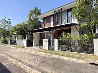 出售 4 卧室 独立屋 在 Bangkok Noi, 曼谷