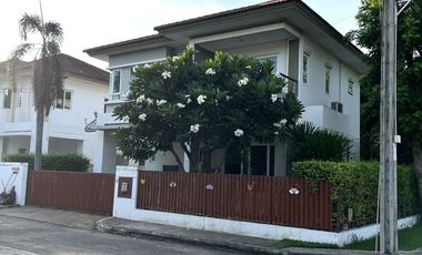 For rent 3 bedrooms house in Khlong Sam Wa, Bangkok