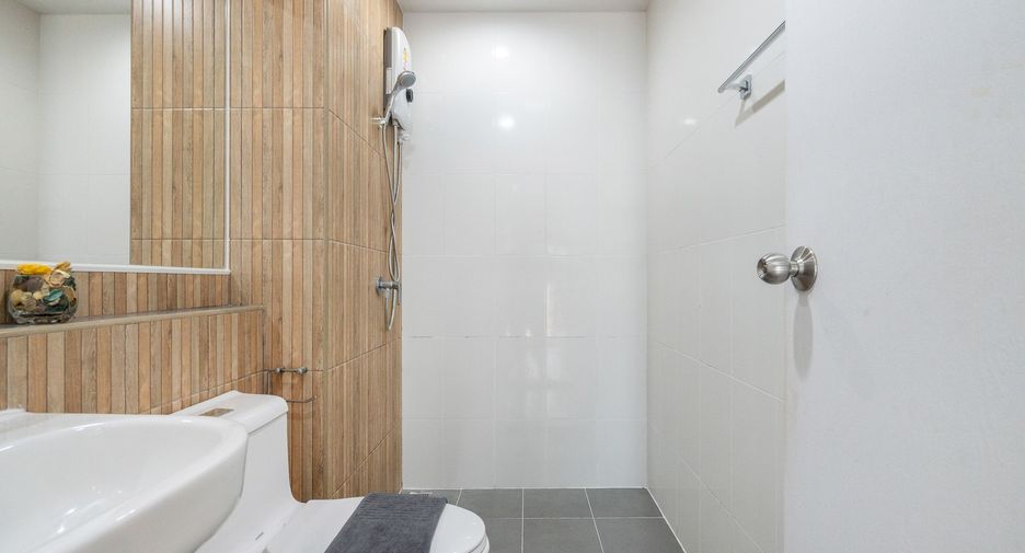 À vendre 1 chambre condo à Phra Khanong, Bangkok