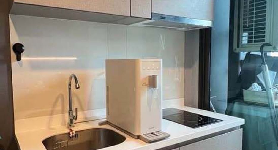 For sale 1 bed condo in Huai Khwang, Bangkok