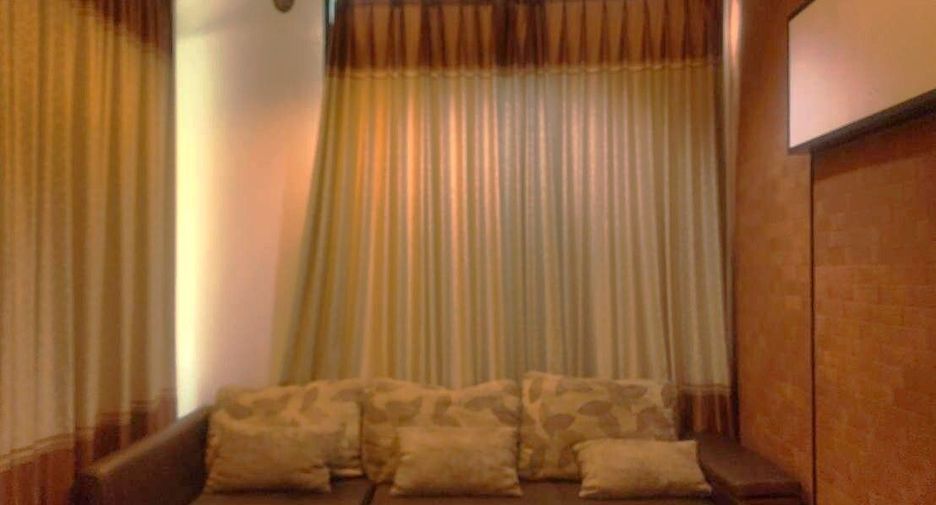 Haus zum Kauf mit 4 Zimmer in Bangkok Noi, Bangkok