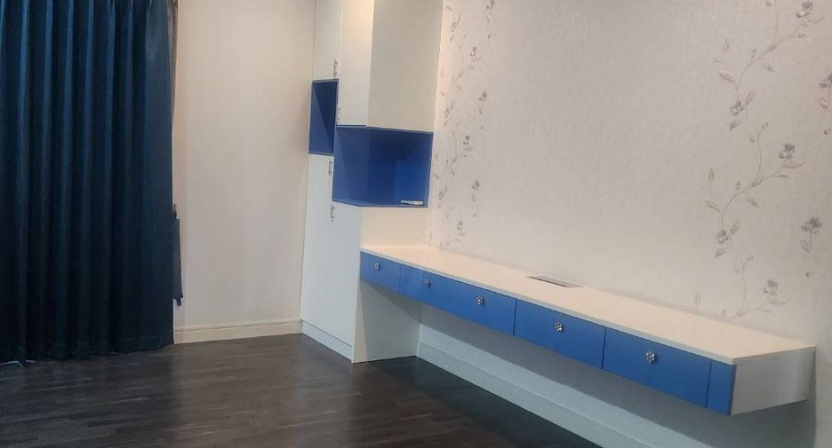 Haus zum Kauf mit 4 Zimmer in Bangkok Noi, Bangkok