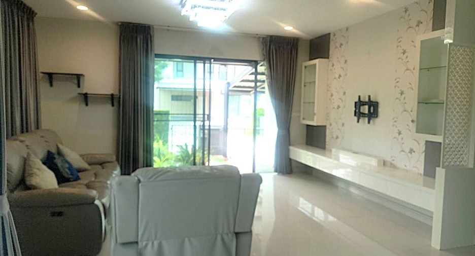 Haus zum Kauf mit 4 Zimmer in Bangkok Noi, Bangkok