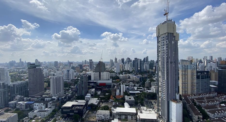 For sale 2 bedrooms condo in Watthana, Bangkok