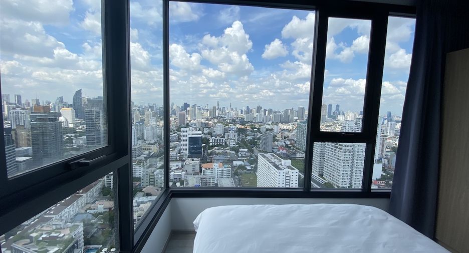 For sale 2 bedrooms condo in Watthana, Bangkok