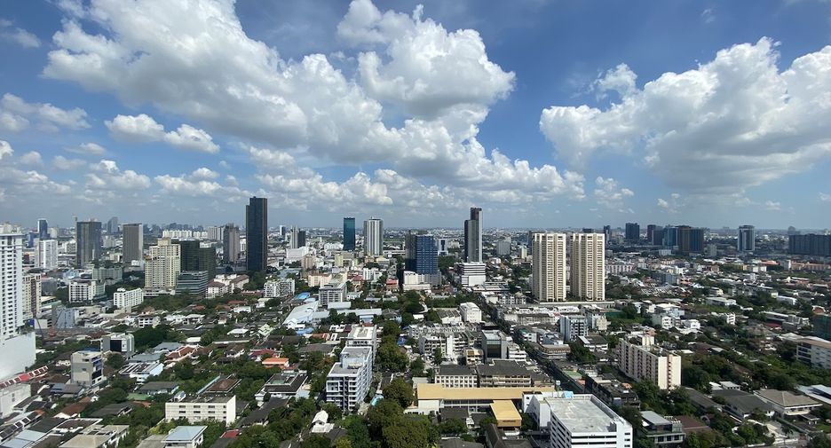 For sale 2 bedrooms condo in Watthana, Bangkok