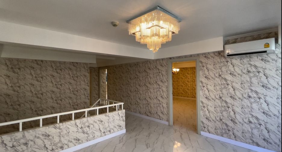 Condo en venta de 4 habitaciones en Watthana, Bangkok