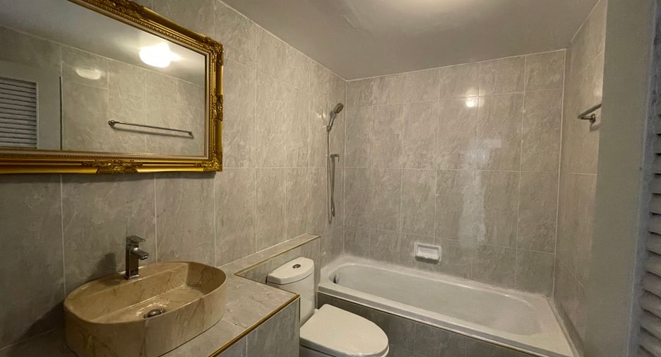 Condo en venta de 4 habitaciones en Watthana, Bangkok