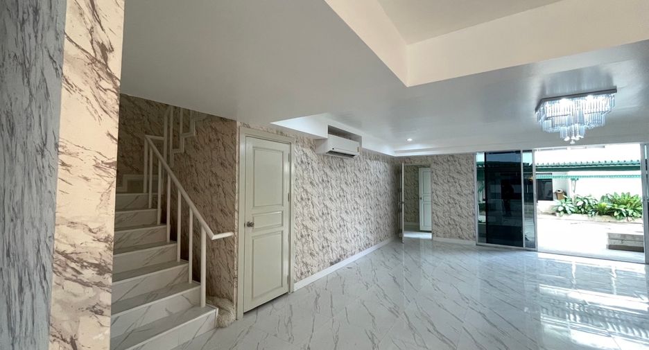 Condo en venta de 4 habitaciones en Watthana, Bangkok