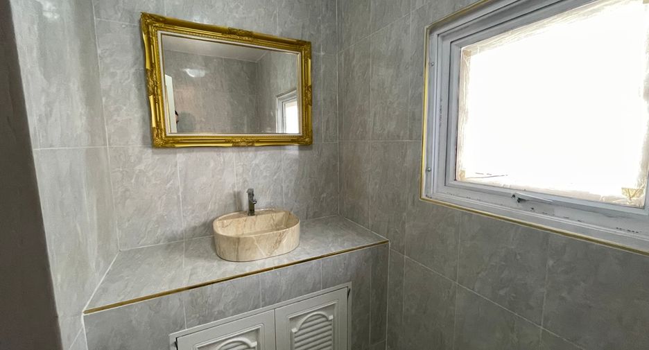 Condo en venta de 4 habitaciones en Watthana, Bangkok