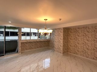Condo en venta de 4 habitaciones en Watthana, Bangkok