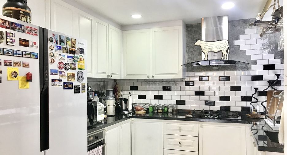 Продажа 2 спальни кондо в Щаттхана, Бангкок