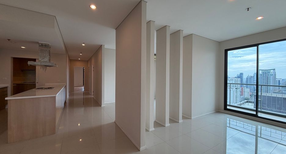 ขาย 5 ห้องนอน คอนโด ใน วัฒนา, กรุงเทพฯ