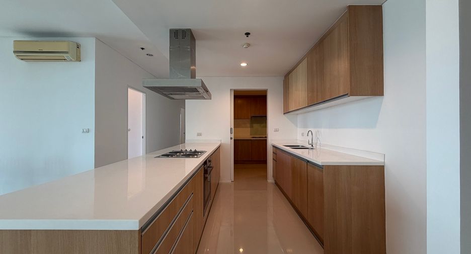 ขาย 5 ห้องนอน คอนโด ใน วัฒนา, กรุงเทพฯ