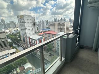 Продажа 2 спальни кондо в Щаттхана, Бангкок