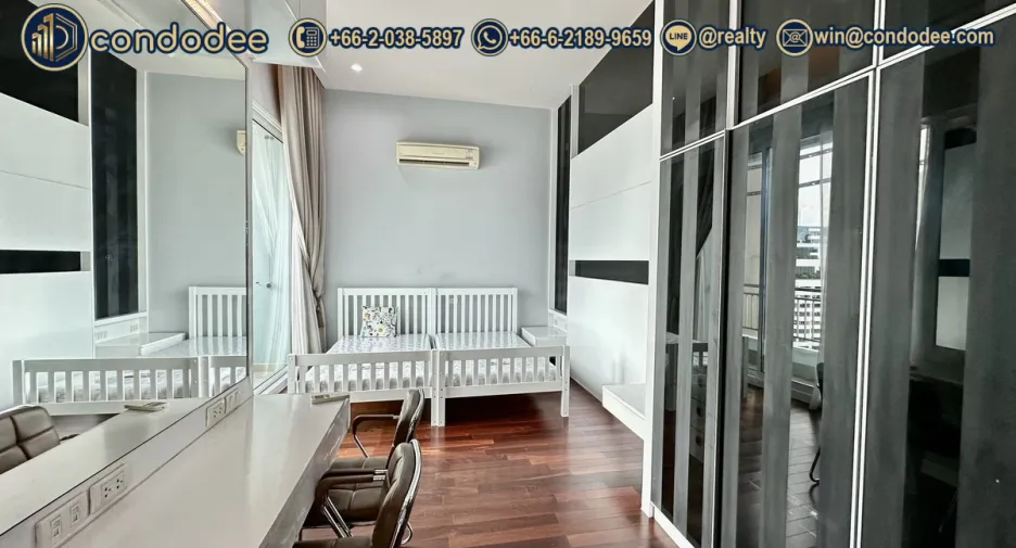 For sale 3 bedrooms condo in Watthana, Bangkok