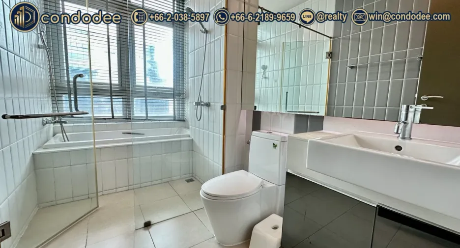 For sale 3 bedrooms condo in Watthana, Bangkok