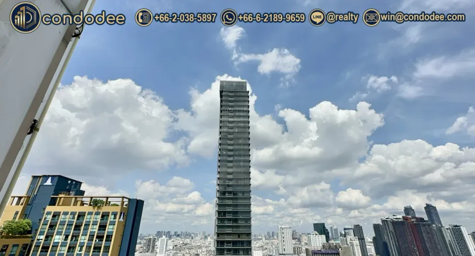 For sale 3 bedrooms condo in Watthana, Bangkok