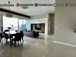 For sale 3 bedrooms condo in Watthana, Bangkok