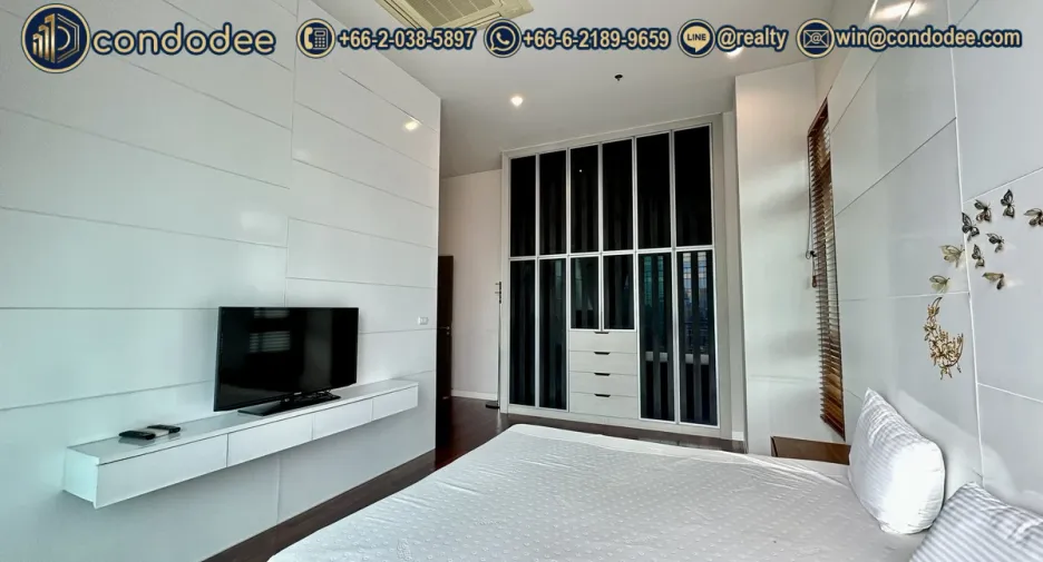 For sale 3 bedrooms condo in Watthana, Bangkok