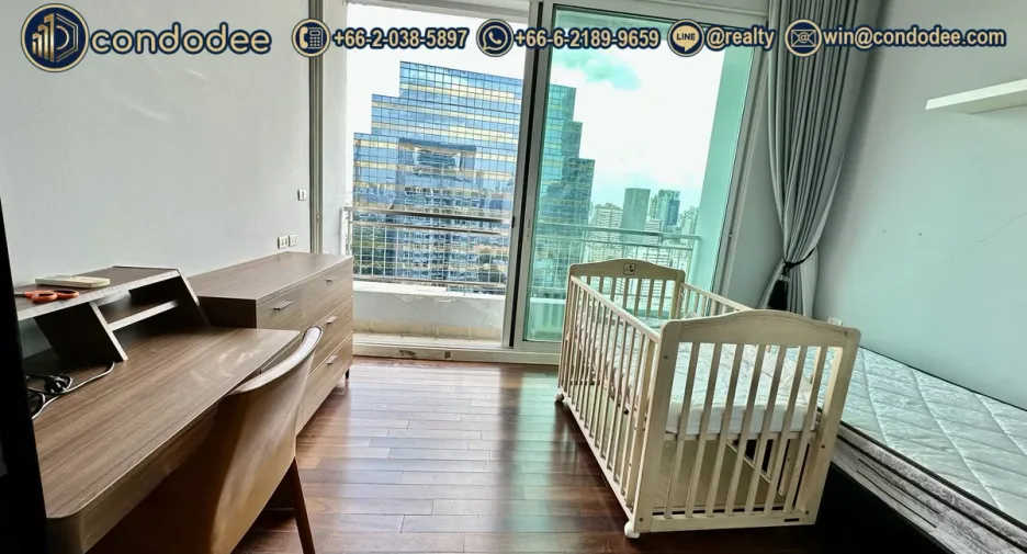 For sale 3 bedrooms condo in Watthana, Bangkok