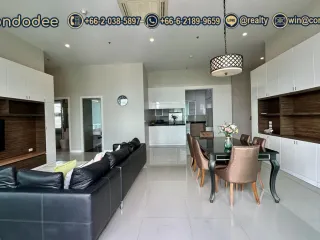 For sale 3 bedrooms condo in Watthana, Bangkok