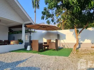 Haus zur Miete mit 3 Zimmer in Bang Lamung, Chonburi
