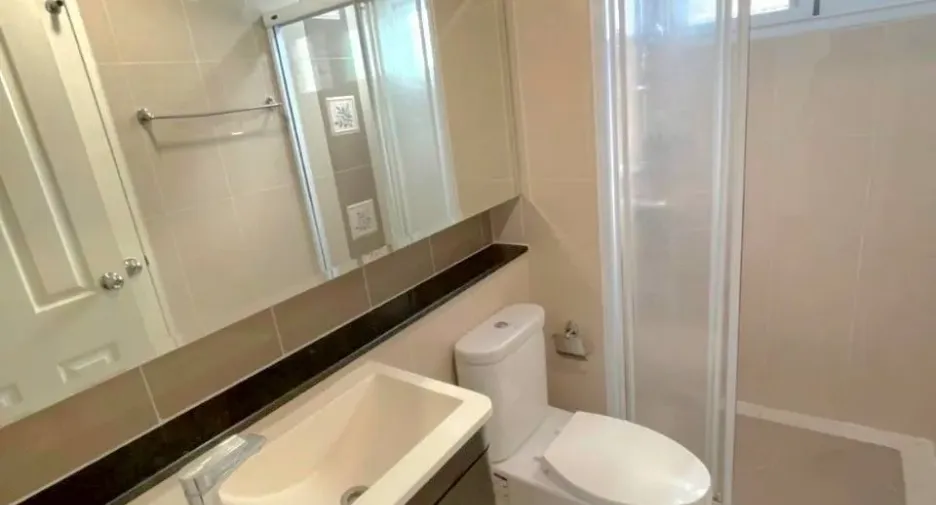 For rent 3 bedrooms townhouse in Chatuchak, Bangkok