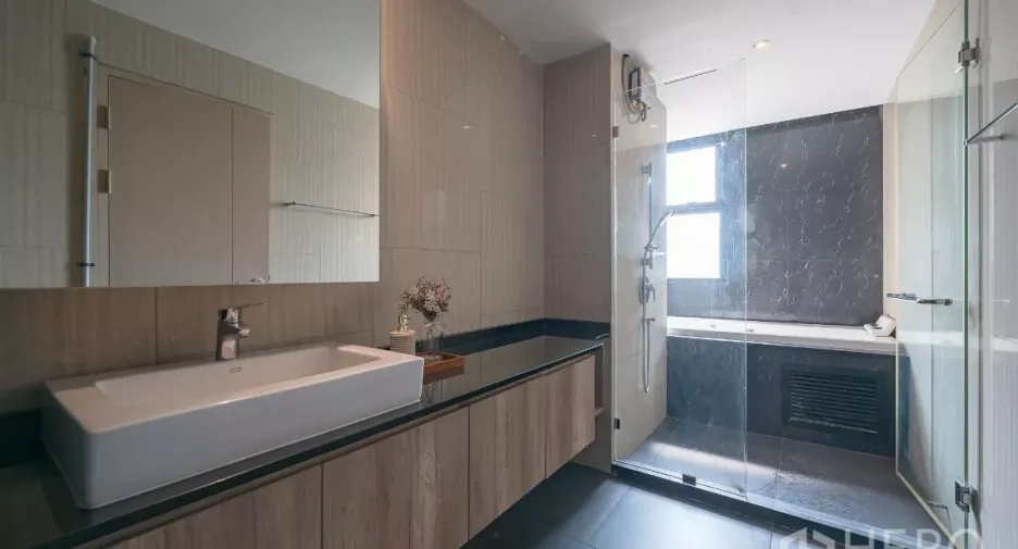 For rent and for sale 3 bedrooms condo in Phra Khanong, Bangkok