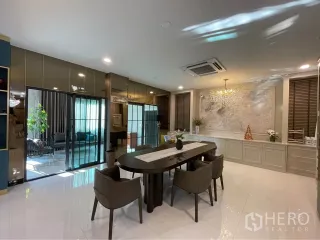 À louer et à vendre 5 chambres maison à Bang Phli, Samut Prakan