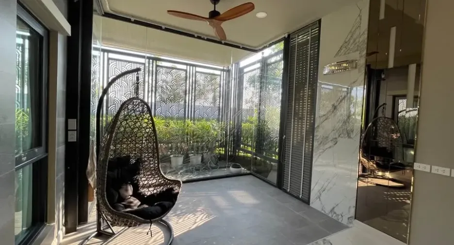 À louer et à vendre 5 chambres maison à Bang Phli, Samut Prakan