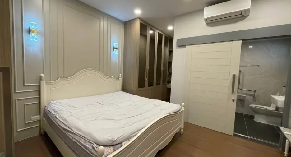 À louer et à vendre 5 chambres maison à Bang Phli, Samut Prakan