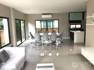 Casa en alquiler de 4 habitaciones en Bang Kapi, Bangkok