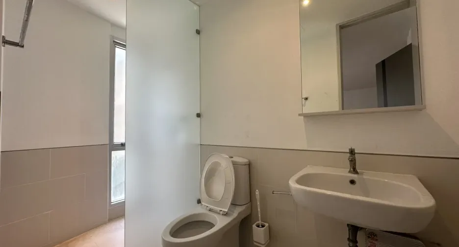 For rent office in Phra Khanong, Bangkok